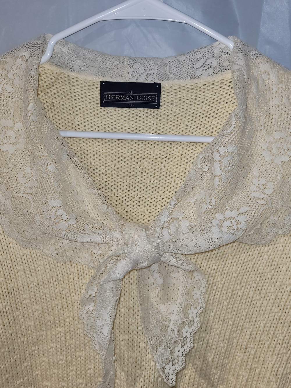 Women's Cream Lace-Collar Knit Sweater
